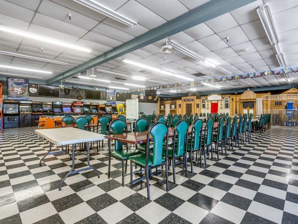 Highly Established Turn Key Pizza Planet-Video World in Selma, CA: 1900 Floral Ave, Selma, CA 93662
